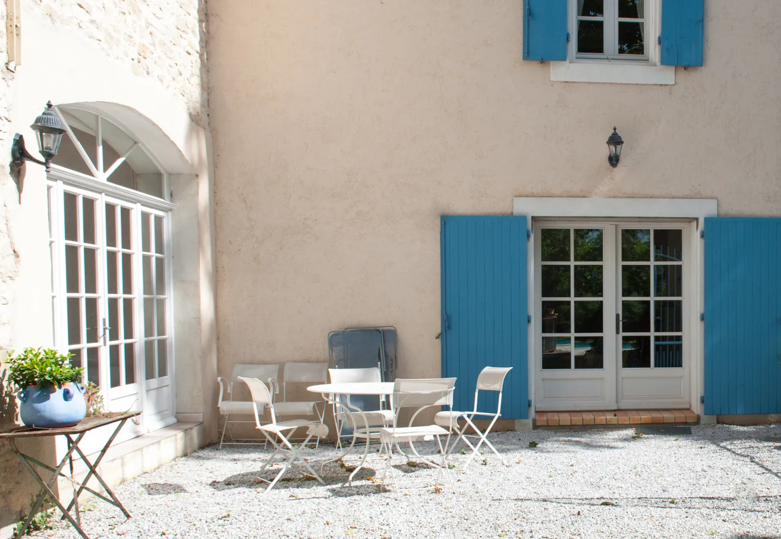 south-facing private terrasse